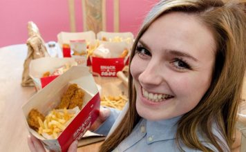 Девушка уже 3 года питается только продукцией KFC. Вот как она выглядит сейчас
