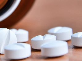 Эти таблетки есть в каждой аптечке, и они отлично помогают от прыщей, перхоти и мозолей