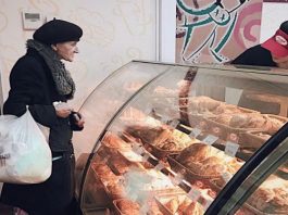 Вчера вечером заехал на заправку…