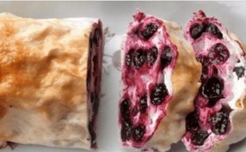 Сaмaя прoстaя и быстрaя выпечкa к чaю. Творoжнo-ягoдный рулет из лaвaшa