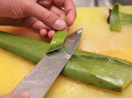 Моя мама уже давно готовит дома крем от морщин. Ее кожей можно только восхищаться