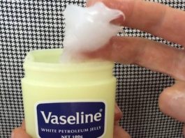 Вазелин, витамин E — ночное лечение, чтобы получить чистую безупречную кожу