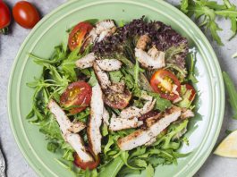 Топ-5 диетических салатов с куриной грудкой