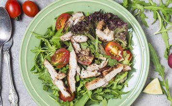 Топ-5 диетических салатов с куриной грудкой