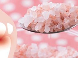 Вот, как 1/4 чайной ложки гималайской соли может избавить от боли в мышцах, токсинов и жира в области живота