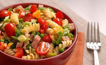 9 вкуснейших салатов на каждый день! Это подборка упростит Вам жизнь