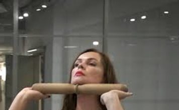 «Сойдет и скалка»: 56-летняя Екатерина Андреева поделилась секретом своей молодости