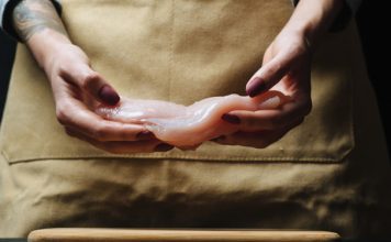 О чем молчат производители: вся правда о куриной грудке