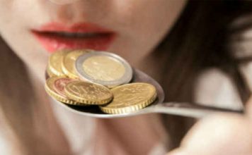 5 причин, по которым у вас металлический привкус во рту (и как его избежать)