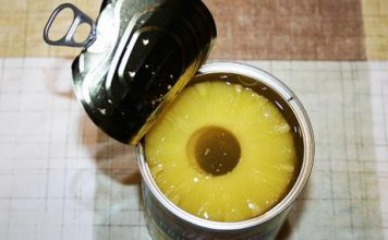 Маленький совет — хозяюшки, выливайте ананасовый сок, не раздумывая!
