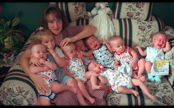 «В 1997 году она родила семерых детей — и ее сразу бросил муж». Вот как она выглядит сегодня