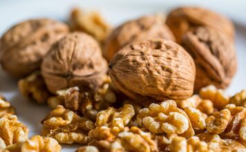 Грецкие орехи: польза, вред и сколько можно съедать в день walnut, nut, walnuts, nuts, walnut, walnut, walnut, walnut, walnut, walnuts, walnuts, walnuts, walnuts, nuts
